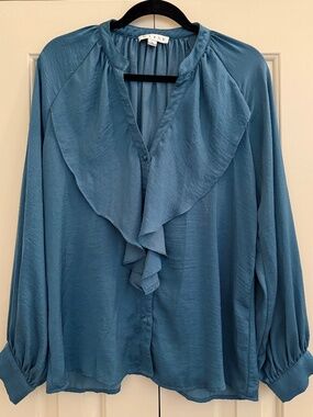 HYFVE Teal Long Sleeve Button Up Ruffle Blouse in a Women's Size Large